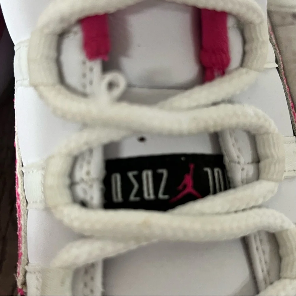 Nike Air Jordan 11 Low Retro XI Pink  Snakeskin AH7860-106 Womens Size 8 - Picture 5 of 14